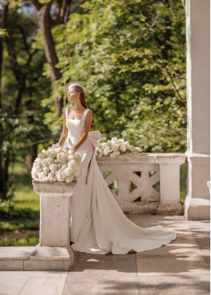 Square Neck Ivory Satin Open Back Wedding Dress Square Neck Ivory Satin Open Back Wedding Dress